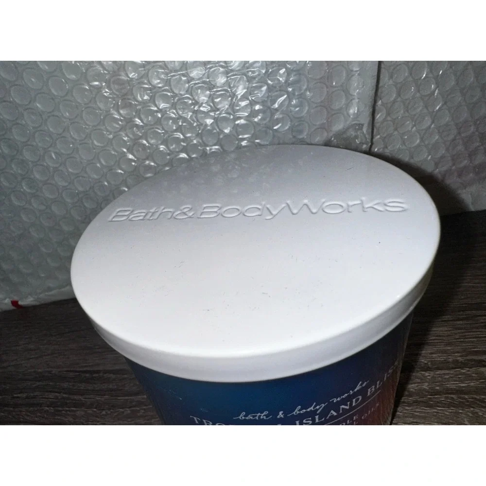 Bath and body works‎ tropical island bliss candle - Picture 2 of 3